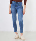 Skinny jeans with rhinestones