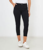 Pantaloni modello capri