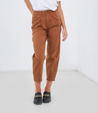 Pantaloni carrot